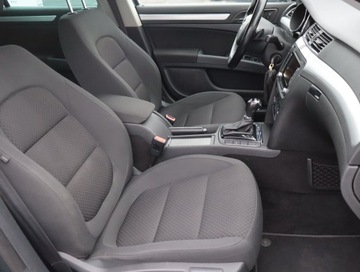 Skoda Superb II Outdoor 2.0 TDI CR DPF 170KM 2015 Skoda Superb 2.0 TDI, 167 KM, 4X4, DSG, Navi, zdjęcie 8