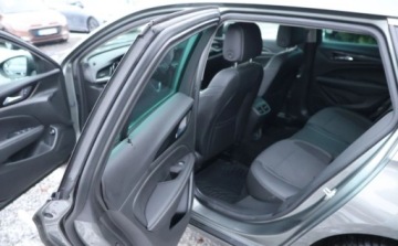 Opel Insignia II Sports Tourer 2.0 CDTI 170KM 2019 Opel Insignia Kamera, Nawigacja, Czujniki, El reg. fotela klapa bag. Gwara, zdjęcie 10