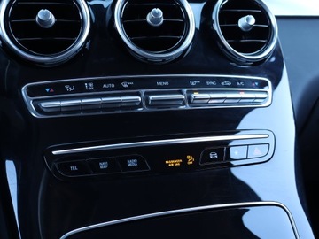 Mercedes GLC C253 SUV Facelifting 2.0 220d 194KM 2022 Mercedes GLC GLC 220 d 4MATIC, Salon Polska, zdjęcie 15
