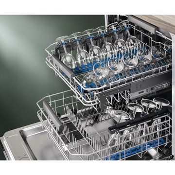Встраиваемая посудомоечная машина Electrolux EEG48300L.
