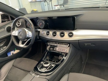 Mercedes Klasa E W213 2019 Mercedes-Benz E-Klasse E 200 4Matic AMG Line, zdjęcie 4