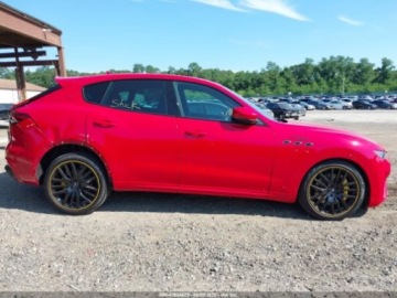 Maserati Levante 2022 Maserati Levante Tributo 2022 3.0 Benzyna 424KM, zdjęcie 6