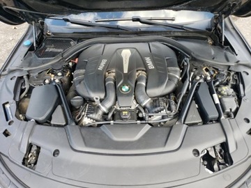BMW Seria 7 G11-G12 2016 BMW Seria 7 750XI 2016 4.4l 4.4 Benzyna 445KM, zdjęcie 6