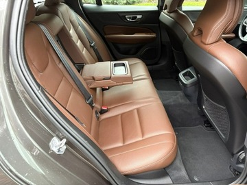 Volvo V60 II  Kombi 2.0 T4 190KM 2020 Volvo V60 2.0 T4 190 KM Automat Kamera Hak FV23%, zdjęcie 15