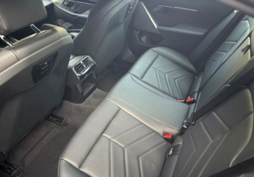 BMW Seria 5 G90-91 Touring 2.0 520d 197KM 2024 BMW Seria 5 M Pakiet sport LED Kamera cofania Asystenci Elektryczna klapa, zdjęcie 4