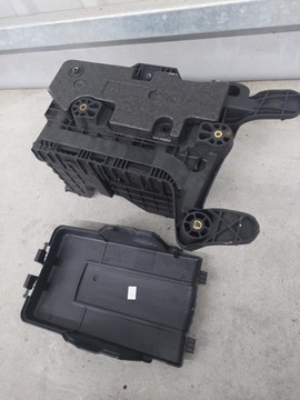 AUDI Q3 8U АККУМУЛЯТОРНАЯ БАЗА В КОМПЛЕКТЕ КОРПУС