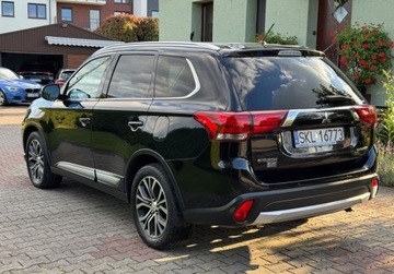 Mitsubishi Outlander III SUV Facelifting 2015 2.2 DI-D 150KM 2016 Mitsubishi Outlander 2,2 150KM AWD AUTOMAT 7os FullLED I wlasciciel Salon, zdjęcie 4