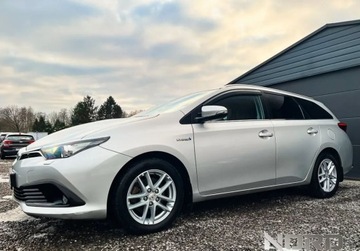 Toyota Auris II Touring Sports Facelifting 1.8 Hybrid 136KM 2017 Toyota Auris Bezwypadkowy, FV23,1.8 Automat, KredytowanieLeasing, gw.12m g, zdjęcie 4