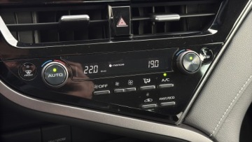 Toyota Camry IX Sedan 2.5 Hybrid Dynamic Force 218KM 2022 Toyota Camry 2.5 Hybrid Prestige CVT 2.5 Hybrid Pr, zdjęcie 16