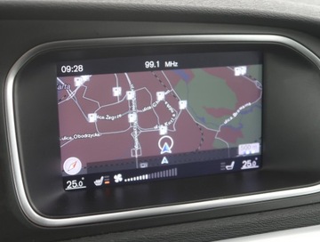 Volvo V40 II Cross Country Facelifting 2.0 T4 190KM 2017 Volvo V40 Cross Country 2.0 T4, Salon Polska, zdjęcie 12