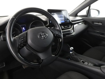 Toyota C-HR I Crossover 1.8 Hybrid 122KM 2019 Toyota C-HR navi kamera ACC klima-auto LED hak, zdjęcie 13