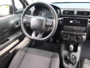 Citroen C3 III Hatchback 1.2 PureTech 82KM 2017 Citroen C3 1.2 PureTech, Salon Polska, zdjęcie 6