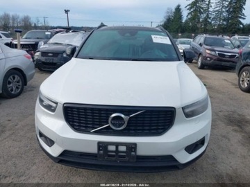 Volvo XC40 2022 Volvo XC 40 T5 R-Design 2022 2.0 Benzyna 248KM, zdjęcie 8