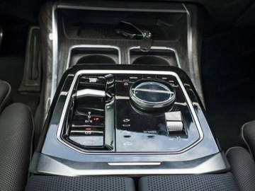 BMW Seria 7 G70 Sedan 3.0 40d 299KM 2025 BMW Seria 7 740d xDrive Sport Sedan 3.0 (299KM) 2025, zdjęcie 11