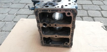 СТОЙКА БЛОКА ДВИГАТЕЛЯ KUBOTA D722 D722-E D 722