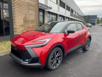 Toyota C-HR II SUV Plug-In 2.0 Hybrid Dynamic Force Plug-in  223KM 2025 Executive 2.0 Plug-in Hybrid Dynamic Force 223KM | Podgrzewane fotele!, zdjęcie 1