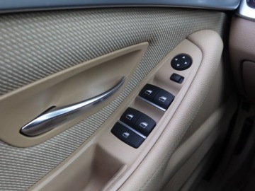 BMW Seria 5 F10-F11 Touring Facelifting 520i 184KM 2016 BMW 5 520i, Salon Polska, Automat, Xenon, zdjęcie 17