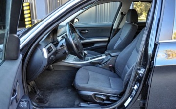 BMW Seria 3 E90-91-92-93 Coupe E92 325i 218KM 2006 BMW Seria 3 2,5 (218KM) Bezwypadkowy 2.5 Benzyna 218KM, zdjęcie 6