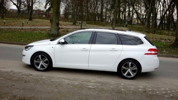 Peugeot 308 II SW 1.2 PureTech 130KM 2015 308 .. Panorama .. Ledy .. Nawigacja .. Kamera .. 2 x PDC .. Klimatronik ., zdjęcie 29