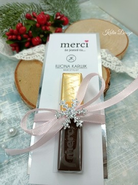 спасибо клиентам за ЛОГОТИП Merci в виде снежинки