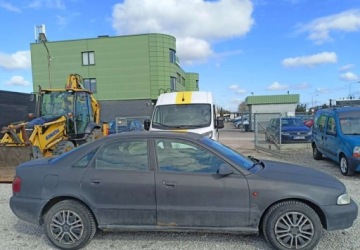 Audi A4 B5 Sedan 1.9 TDI 90KM 1996 Audi A4 Limousine Audi A4 Limousine 1.9 Diesel 90KM, zdjęcie 4