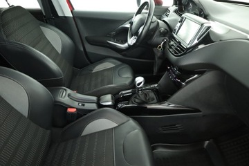 Peugeot 2008 I SUV Facelifting 1.2 PureTech 130KM 2016 Peugeot 2008 1.2 PureTech, Salon Polska, zdjęcie 6