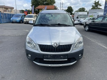 Skoda Roomster 2012 Škoda Roomster Skoda Roomster 1.6-16V Scout Klima, zdjęcie 8