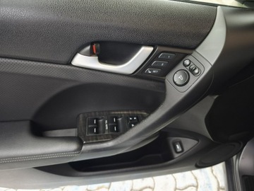 Honda Accord VIII Sedan 2.0 VTEC 156KM 2014 Honda Accord salon Polska dobre wyposażenie, zdjęcie 12