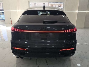 Audi 2025 AUDI Q5 TDI quattro Sportback S line Suv 2.0 204KM 2025, zdjęcie 1