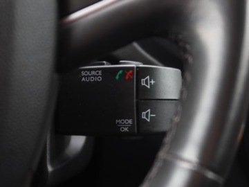 Renault Captur I Crossover Facelifting 1.3 TCe 130 FAP 130KM 2019 Renault Captur 1.3 TCe, Salon Polska, zdjęcie 19