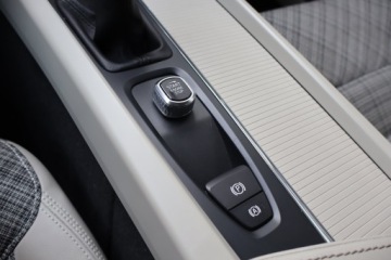 Volvo V60 I Kombi Facelifting 2.0 D3 DRIVE-E 150KM 2018 Volvo V60 D3 2.0, Skóra, Navi, Klima, Klimatronic, zdjęcie 19