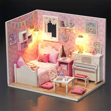 Розовый дом из дерева своими руками LED КОМНАТА