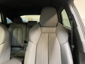 Audi 2025 AUDI Q5 TFSI quattro Sportback S line Suv 2.0 (204KM) 2025, zdjęcie 3