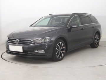 Volkswagen Passat B8 Variant Facelifting 2.0 TDI SCR 150KM 2023 VW Passat 2.0 TDI, Salon Polska, 1. Właściciel, zdjęcie 1