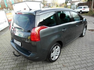 Peugeot 5008 I Minivan 2.0 HDi FAP 150KM 2011 Peugeot 5008 Allure Nawigacja Panorama Dach Head-Up 2.0 Diesel 150KM, zdjęcie 13