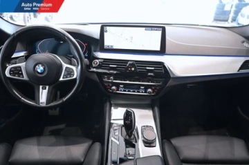 BMW Seria 5 G30-G31 2021 BMW Seria 5 530d xDriveFV23Podgrzewanie KierownicyFotel SportBMW Laserlight, zdjęcie 13