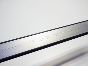 VOLVO XC40 2021 LISTWA NAKŁADKA PROGU PRZÓD PRAWA