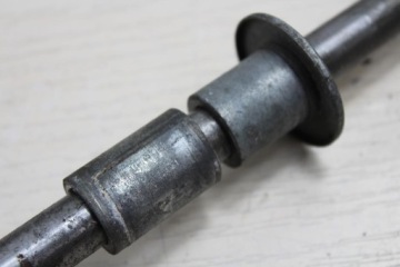 SUZUKI GS550L ОСЬ ПЕРЕДНЕГО КОЛЕСА 15MM 225MM