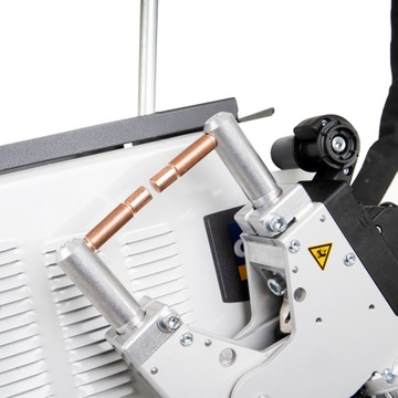 СПОТТЕРНАЯ СВАРОЧНАЯ МАШИНА ДЛЯ КУЗОВНЫХ ЛИСТОВ С ВМЯТИНАМИ GYSPOT 32D-X SPOTER