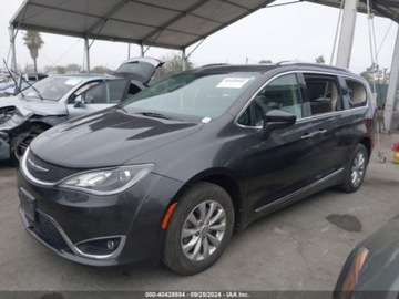 Chrysler Pacifica II 2018 Chrysler Pacifica 2018 Chrysler Pacifica Touring L FWD 3.6 Benzyna 287KM, zdjęcie 2