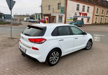 Hyundai i30 II Wagon Facelifting 1.6 CRDi 110KM 2017 Hyundai i30 1.6Crdi 110 PS NAVI Kamera Extra stan 1.6 Diesel 110KM, zdjęcie 3