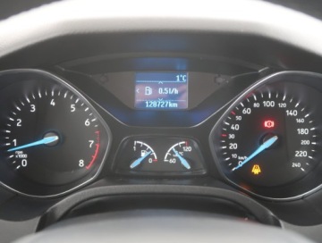 Ford Focus III Hatchback 5d facelifting 1.0 EcoBoost 100KM 2015 Ford Focus 1.0 EcoBoost, Klima, Parktronic, zdjęcie 10
