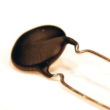 Termistor NTC 15D-15 15R