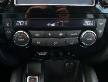 Nissan Qashqai II Crossover 1.5 dCi 110KM 2014 Nissan Qashqai 1.5 dCi, Skóra, Navi, Klima, zdjęcie 12