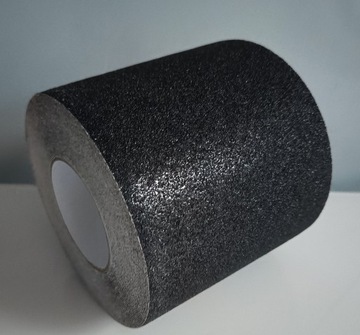 ПРОТИВОСКОЛЬЖАЮЩАЯ ЛЕНТА ПРЕМИУМ 150 мм 18 м ЧЕРНАЯ ШИРИНА 15 СМ OHS