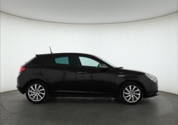 Alfa Romeo Giulietta Nuova II Hatchback 5d Facelifting 1.4 TB 16v Mair 150KM 2015 Alfa Romeo Giulietta 1.4 T MultiAir, Salon Polska, zdjęcie 5