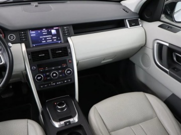 Land Rover Discovery Sport SUV 2.0 TD4 180KM 2018 Land Rover Discovery Sport TD4, Salon Polska, zdjęcie 7