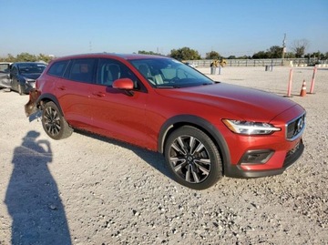 Volvo V60 II  2020 Volvo V60 2.0 T5 254 KM, 4x4, piekny kolor, 2.0 Benzyna 254KM, zdjęcie 1