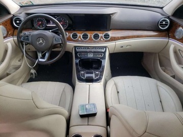 Mercedes Klasa E W213 2017 Mercedes-Benz Klasa E 2017 MERCEDES-BENZ E 300 4MATIC 2.0 Benzyna 241KM, zdjęcie 7