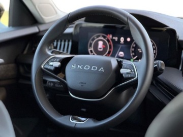 Skoda Superb III Kombi Facelifting 2.0 TDI SCR 150KM 2025 Skoda Superb Combi Essence 2.0 TDI DSG 150 KM Navi ACC Travel Assist Kame, zdjęcie 7